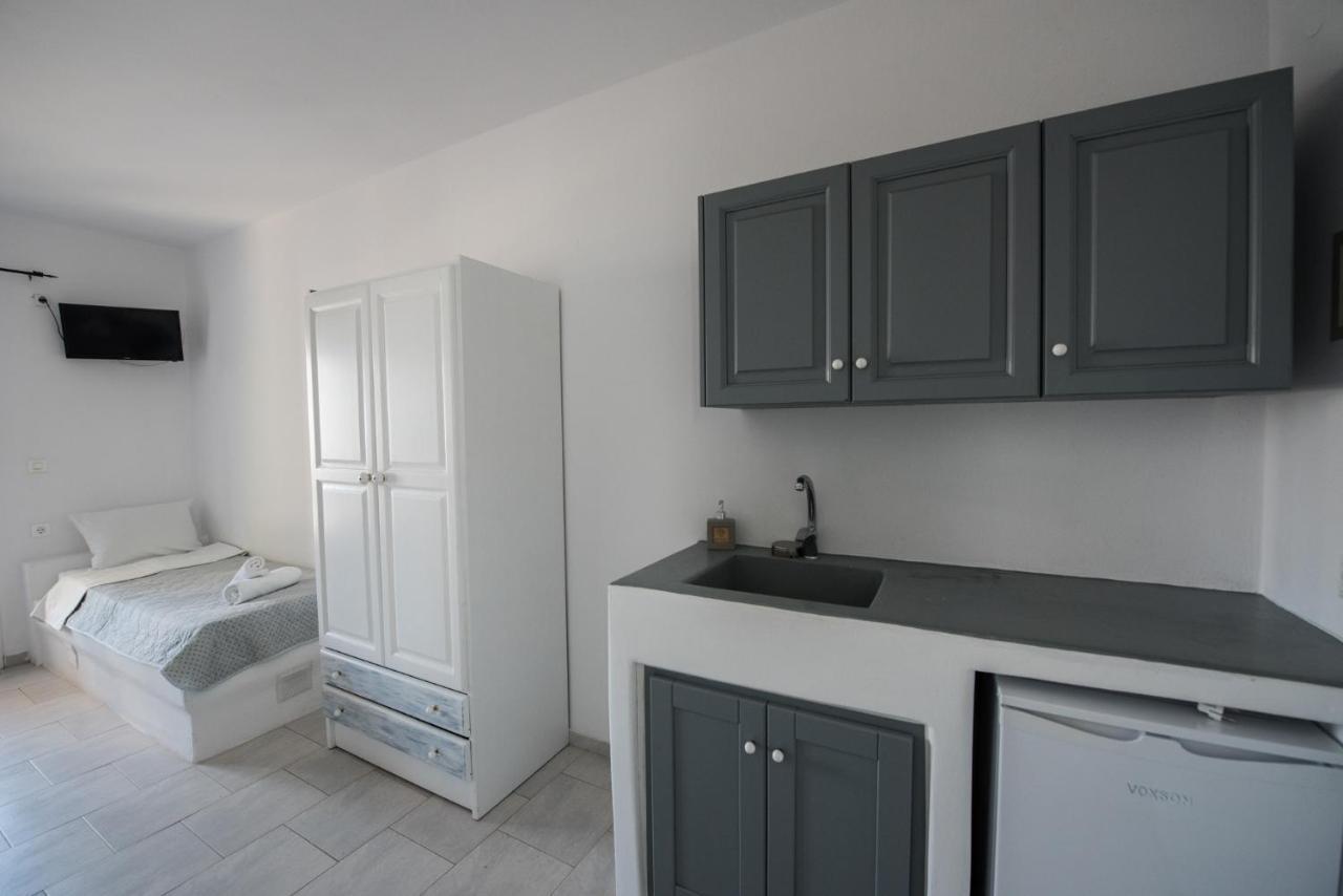 Ostria Studios & Apartments Aliki  Exterior photo