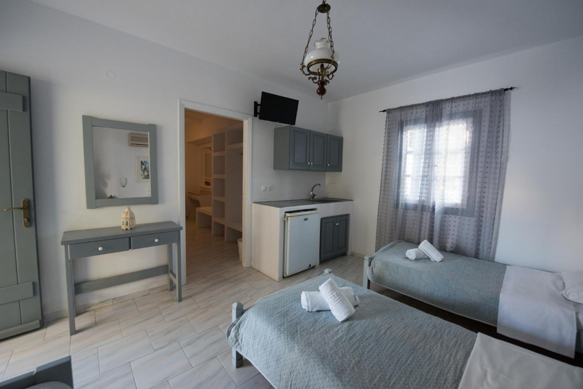 Ostria Studios & Apartments Aliki  Exterior photo